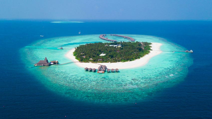 Exploring the Hidden Gems of the Maldives. Overwater Villas in the Maldives Photo 